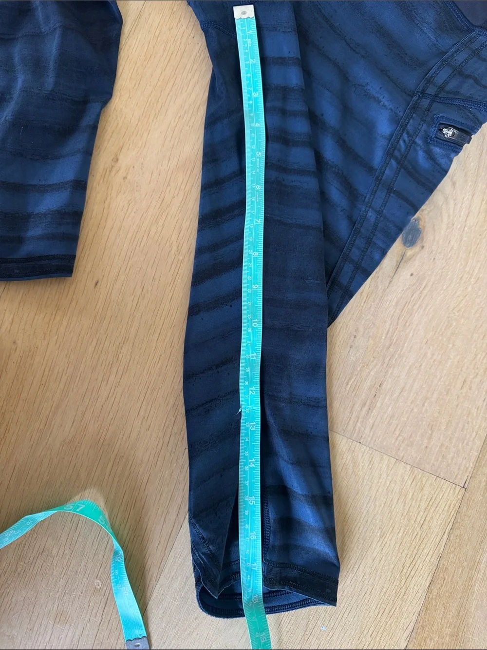 Lululemon Navy & Black Athletic Capri Leggings